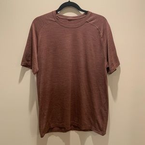 men’s large pink lululemon short sleeve